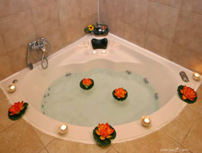 בתי%20דפנה%20-%20בקתות%20עץ%20בחד%20נס%20,%20חד%20נס